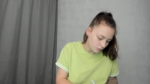 Veronica online show from March 4, 8:37 pm