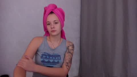 Snapshot of why_again_me chatting on January 23, 4:59 pm Veronica online show from January 23, 4:59 pm