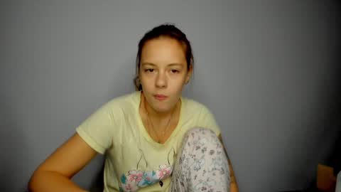 Snapshot of why_again_me chatting on December 4, 6:39 pm Veronica online show from December 4, 6:39 pm