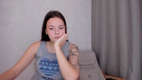 Snapshot of why_again_me chatting on January 26, 5:13 pm Veronica online show from January 26, 5:13 pm