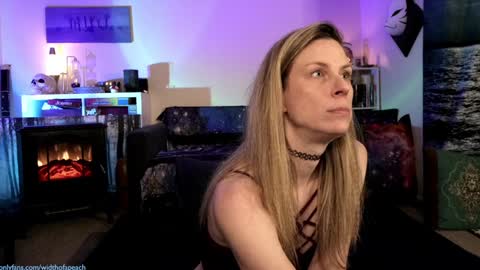 Gretchen online show from December 15, 11:42 pm