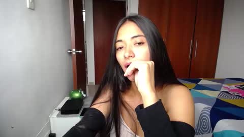 Ilauren online show from March 23, 11:49 am