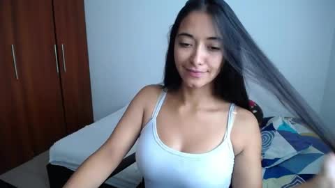 Ilauren online show from April 11, 5:49 pm