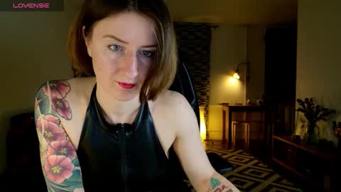 Snapshot of wild_peony chatting on October 3, 5:29 pm wild_peony online show from October 3, 5:29 pm