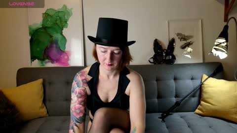 Snapshot of wild_peony chatting on October 31, 3:27 pm wild_peony online show from October 31, 3:27 pm