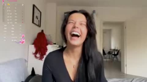 Snapshot of wildahankin chatting on October 29, 10:08 am Mia online show from October 29, 10:08 am