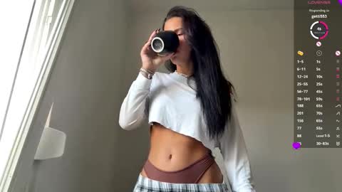 Snapshot of wildahankin chatting on October 17, 7:22 am Mia online show from October 17, 7:22 am