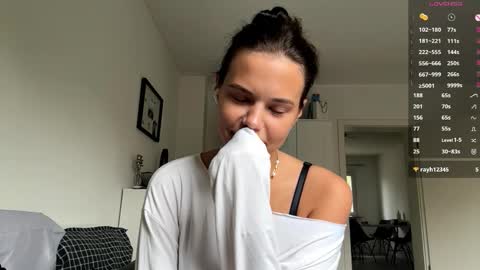 Snapshot of wildahankin chatting on October 15, 7:11 am Mia online show from October 15, 7:11 am