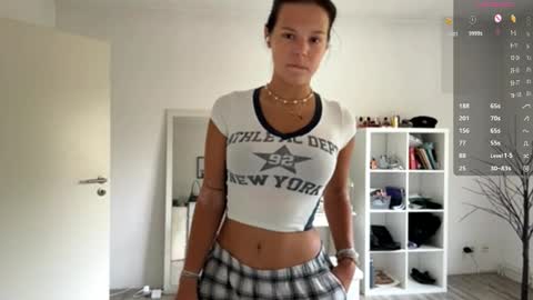 Snapshot of wildahankin chatting on September 26, 7:17 am Mia online show from September 26, 7:17 am