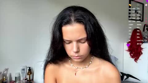 Snapshot of wildahankin chatting on October 30, 10:27 am Mia online show from October 30, 10:27 am