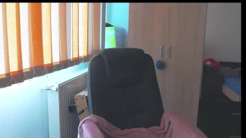 Snapshot of wildbea23 chatting on September 21, 8:57 am Bea online show from September 21, 8:57 am