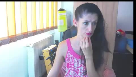 Snapshot of wildbea23 chatting on September 30, 11:16 am Bea online show from September 30, 11:16 am