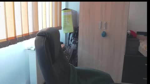 Snapshot of wildbea23 chatting on October 28, 8:53 am Bea online show from October 28, 8:53 am