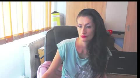 Snapshot of wildbea23 chatting on September 28, 8:52 am Bea online show from September 28, 8:52 am