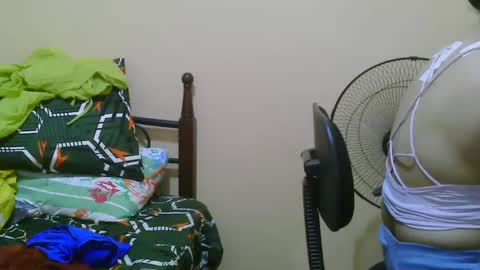 Snapshot of wildcamille chatting on January 24, 12:41 pm camille online show from January 24, 12:41 pm