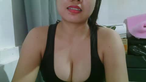 Snapshot of wildcamille chatting on October 1, 9:47 am camille online show from October 1, 9:47 am