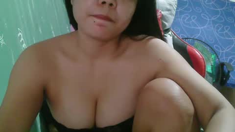 Snapshot of wildcamille chatting on October 24, 2:51 am camille online show from October 24, 2:51 am