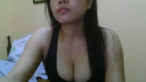 Snapshot of wildcamille chatting on February 15, 8:54 am camille online show from February 15, 8:54 am