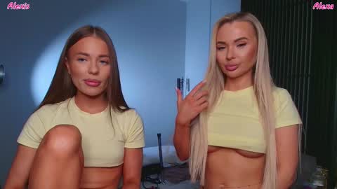 Snapshot of wildsexalexandalexis chatting on September 29, 11:54 pm Alexis online show from September 29, 11:54 pm