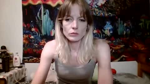 willowxo223 online show from May 4, 5:00 am