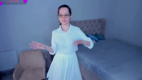 for u Alise online show from October 28, 7:03 am