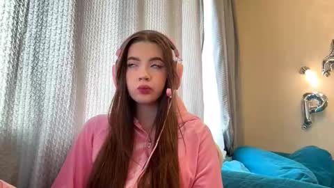 Ava online show from September 17, 2:53 am