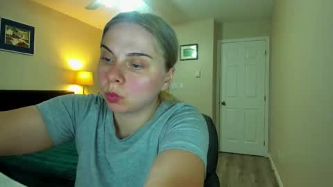 Snapshot of winter_miracle chatting on October 27, 4:41 am Winter Miracle online show from October 27, 4:41 am