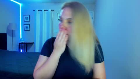 Snapshot of winter_miracle chatting on October 30, 3:09 am Winter Miracle online show from October 30, 3:09 am