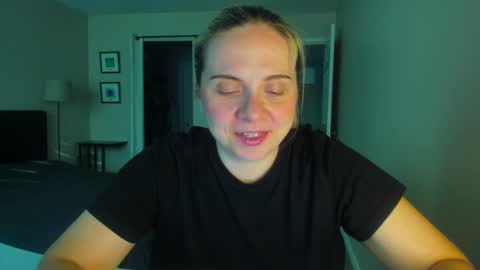 Snapshot of winter_miracle chatting on September 24, 4:06 pm Winter Miracle online show from September 24, 4:06 pm