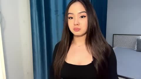 Amina online show from April 1, 3:42 pm