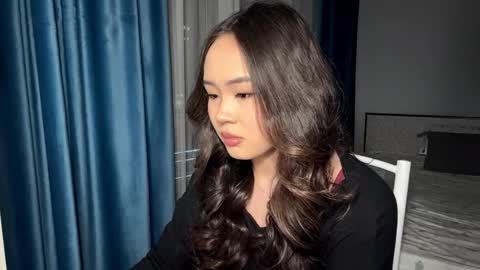 Amina online show from March 25, 5:49 pm