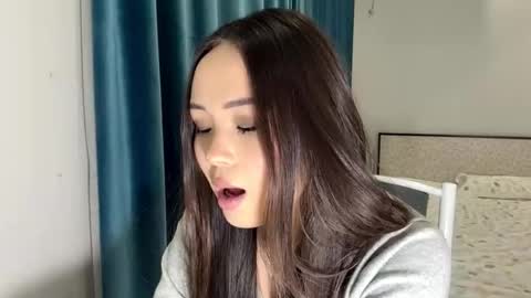 Amina online show from January 15, 2:23 pm