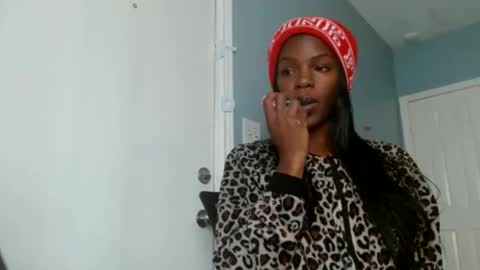 Snapshot of wishhwashy22 chatting on January 8, 9:44 pm Chanel online show from January 8, 9:44 pm