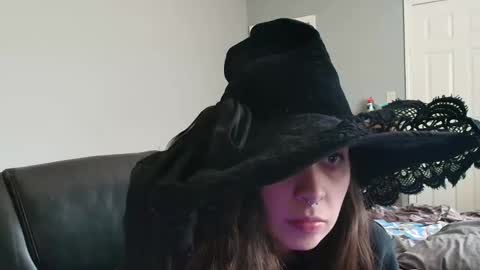 witchbitchmommy online show from February 21, 8:09 pm