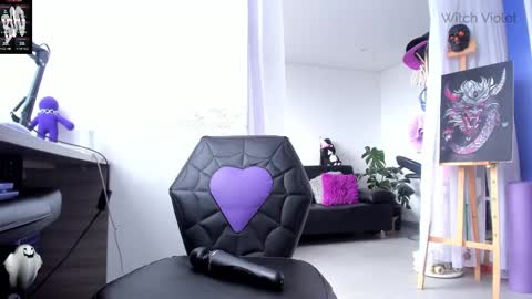 Snapshot of witchofhearts chatting on March 2, 8:03 pm Luna Violeta A r t i s t online show from March 2, 8:03 pm