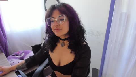 Snapshot of witchofhearts chatting on January 18, 2:55 pm Luna Violeta A r t i s t online show from January 18, 2:55 pm