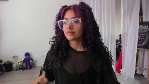 Snapshot of witchofhearts chatting on February 23, 7:45 pm Luna Violeta A r t i s t online show from February 23, 7:45 pm
