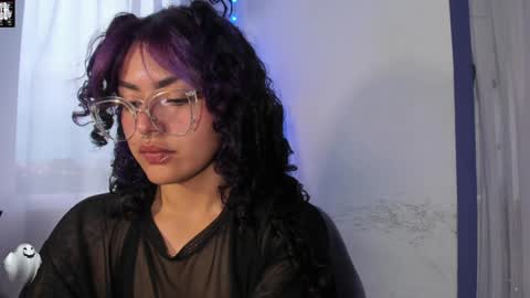 Snapshot of witchofhearts chatting on February 6, 10:53 pm Luna Violeta A r t i s t online show from February 6, 10:53 pm