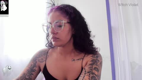 Snapshot of witchofhearts chatting on January 29, 2:21 pm Luna Violeta A r t i s t online show from January 29, 2:21 pm