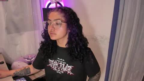 Snapshot of witchofhearts chatting on February 13, 1:40 am Luna Violeta A r t i s t online show from February 13, 1:40 am