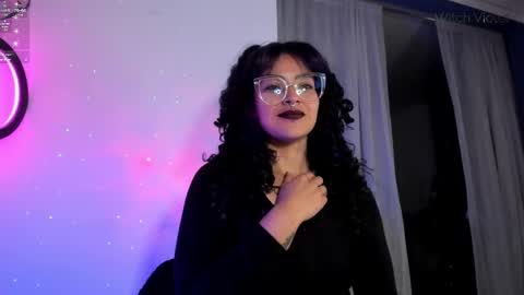 Snapshot of witchofhearts chatting on March 10, 11:38 pm Luna Violeta A r t i s t online show from March 10, 11:38 pm