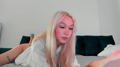 wladilia online show from September 22, 8:29 pm