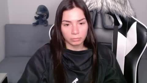 Snapshot of wolfs_daughter chatting on February 27, 2:10 am Alex online show from February 27, 2:10 am
