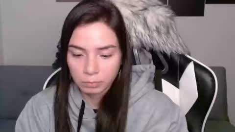 Snapshot of wolfs_daughter chatting on February 19, 2:12 am Alex online show from February 19, 2:12 am