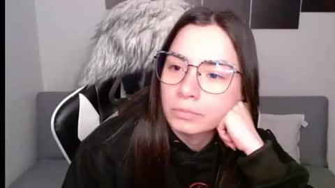 Snapshot of wolfs_daughter chatting on September 14, 2:53 am Alex online show from September 14, 2:53 am