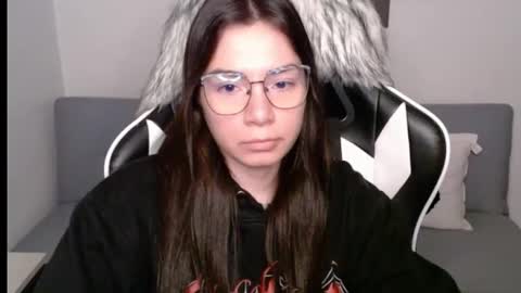 Snapshot of wolfs_daughter chatting on September 11, 2:23 am Alex online show from September 11, 2:23 am