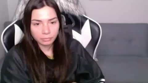 Snapshot of wolfs_daughter chatting on February 28, 2:09 am Alex online show from February 28, 2:09 am