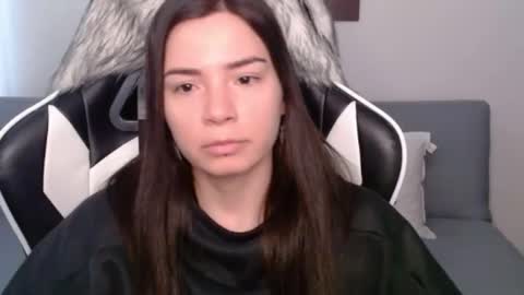 Snapshot of wolfs_daughter chatting on December 12, 7:04 pm Alex online show from December 12, 7:04 pm