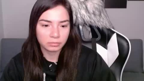 Snapshot of wolfs_daughter chatting on February 16, 2:11 am Alex online show from February 16, 2:11 am