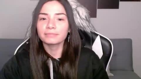 Snapshot of wolfs_daughter chatting on March 12, 2:09 am Alex online show from March 12, 2:09 am
